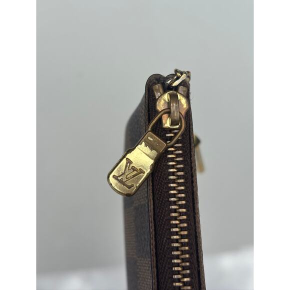 2009 LOUIS VUITTON Checkered LV Canvas Key Coin Keychain Pouch - Picture 4 of 11